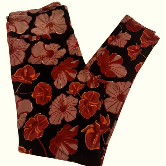 Tall & Curvy LulaRoe Leggings - Picture 4 of 5